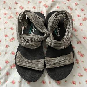 Foam slip on sandals - Size 7.5